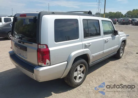 2010 Jeep Commander Sport z USA, uszkodzony, nr VIN 1J4RG4GK3AC130074